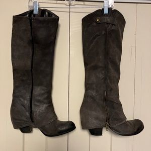 Fergie Leather suede Charcoal, size 11M, just below the knee boots